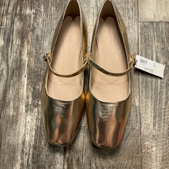 Banana Republic Shoes - Banana Republic Gold Mary Jane Flats Size 10